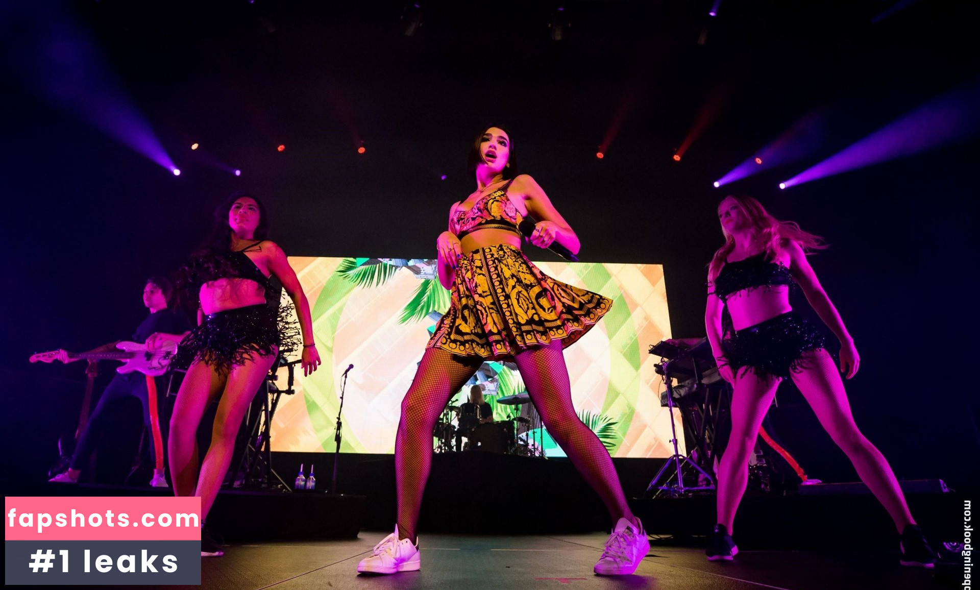 Dua Lipa gallery photo #9237