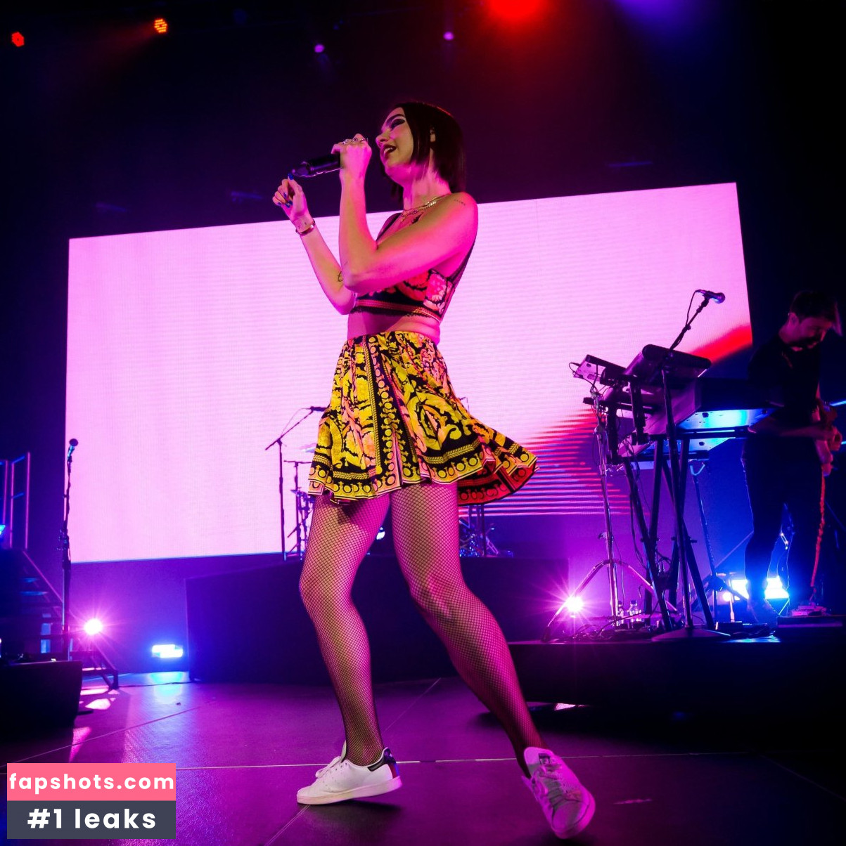 Dua Lipa gallery photo #9240