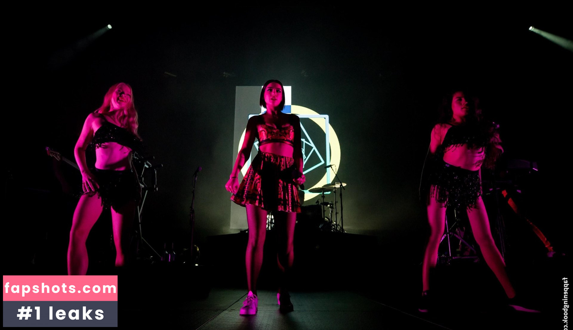 Dua Lipa gallery photo #9243