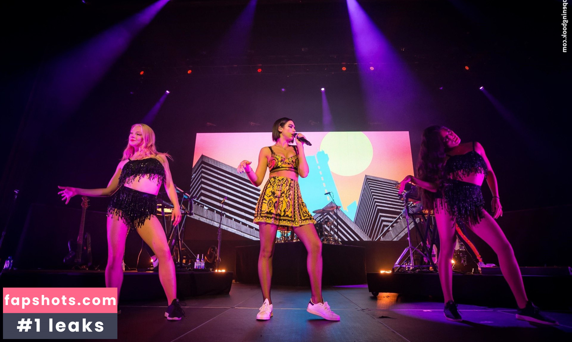 Dua Lipa gallery photo #9275