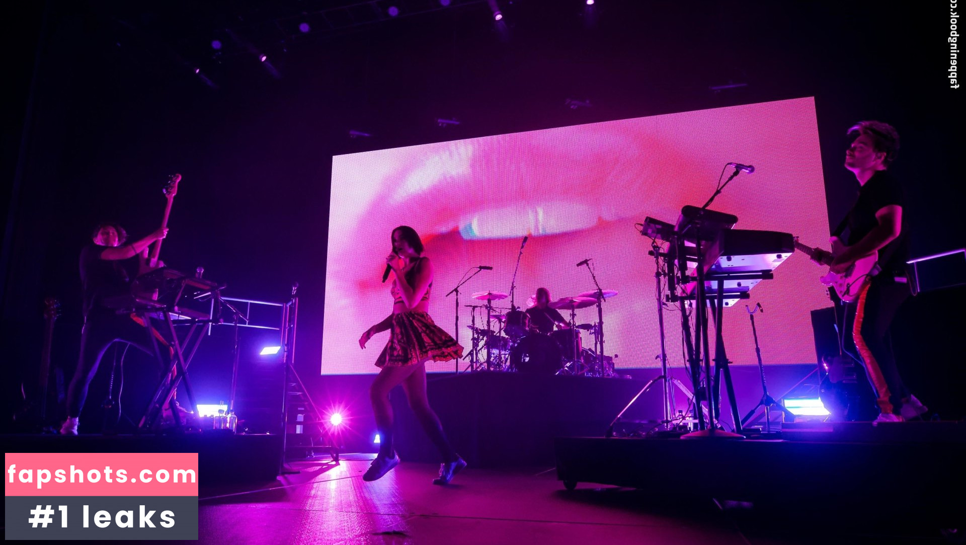 Dua Lipa gallery photo #9285