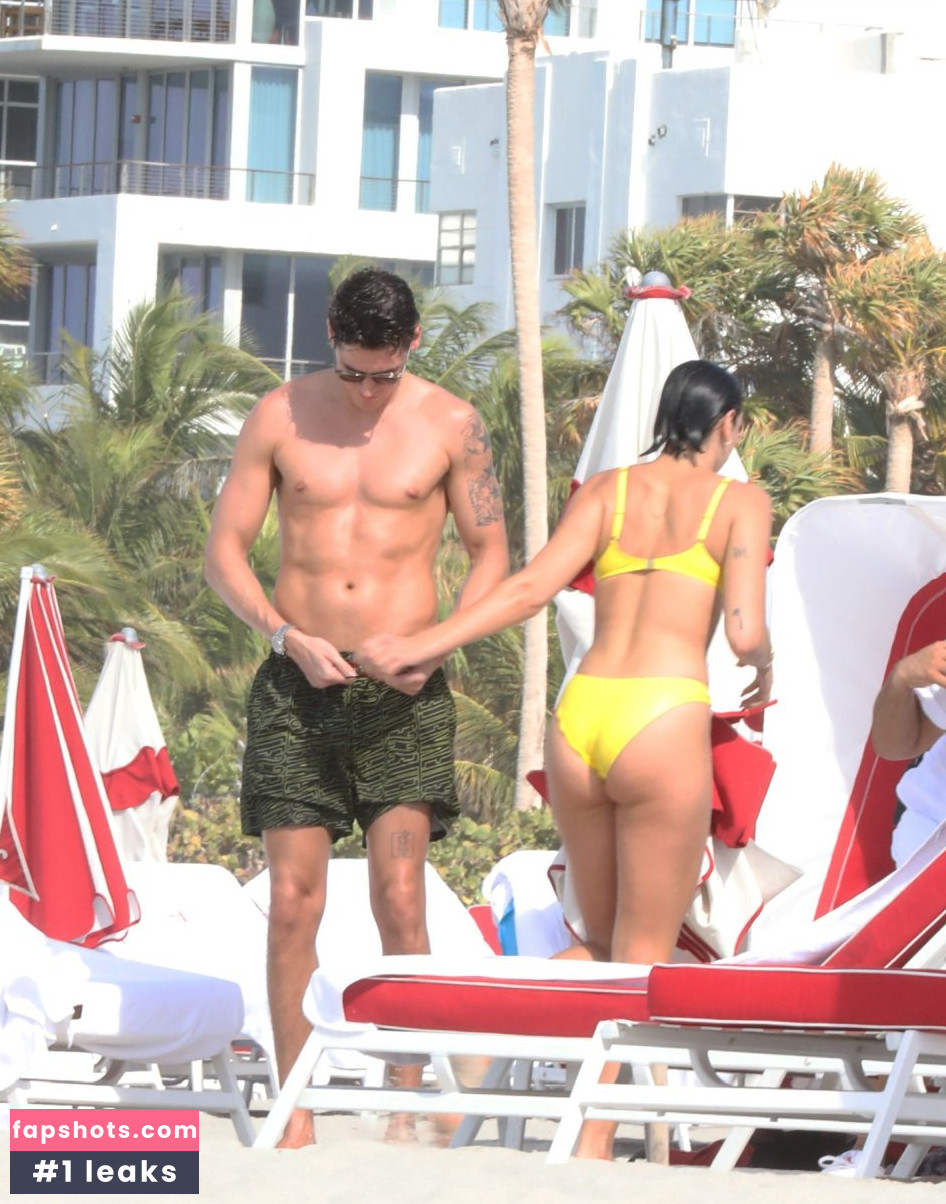 Dua Lipa gallery photo #9437