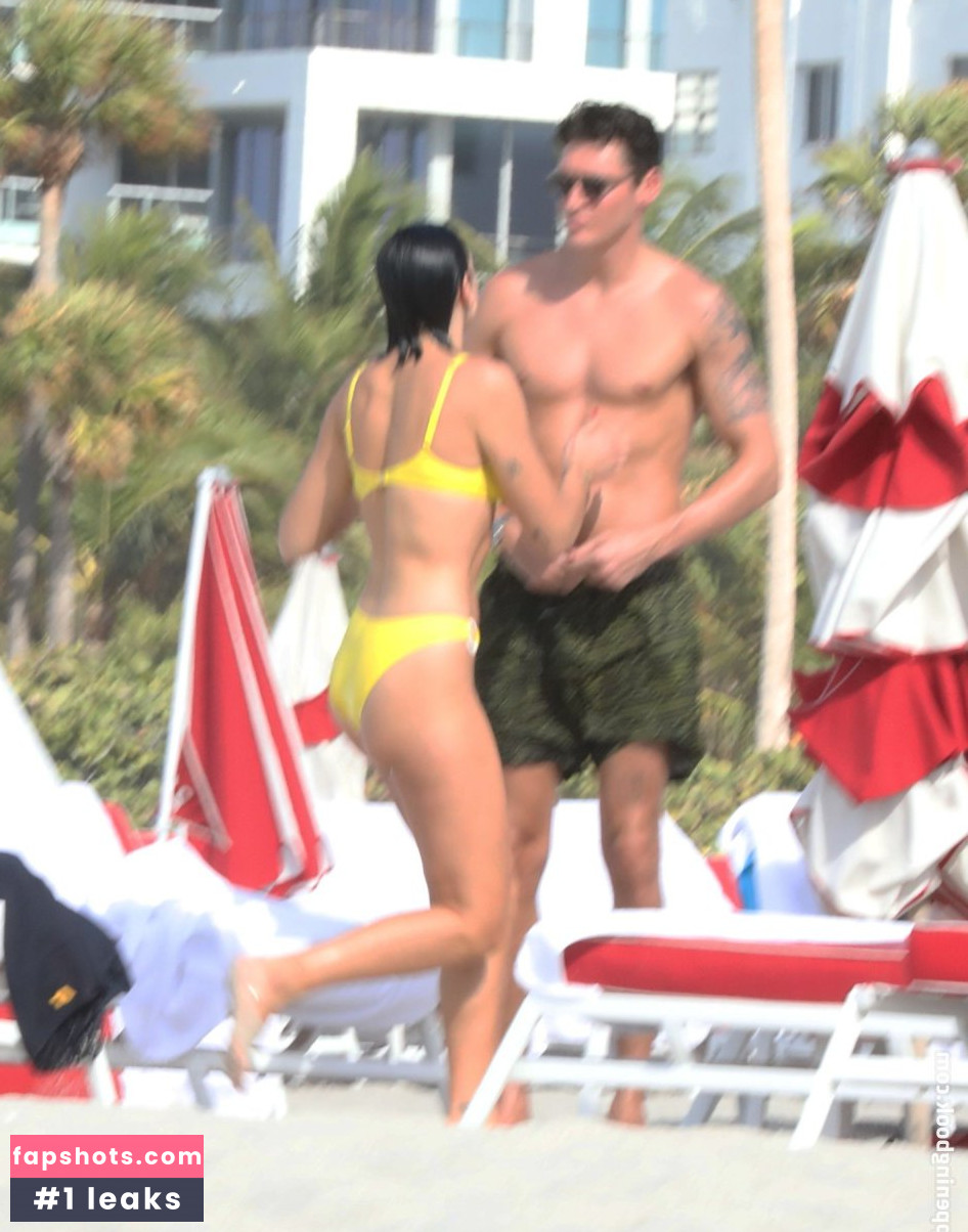 Dua Lipa gallery photo #9441