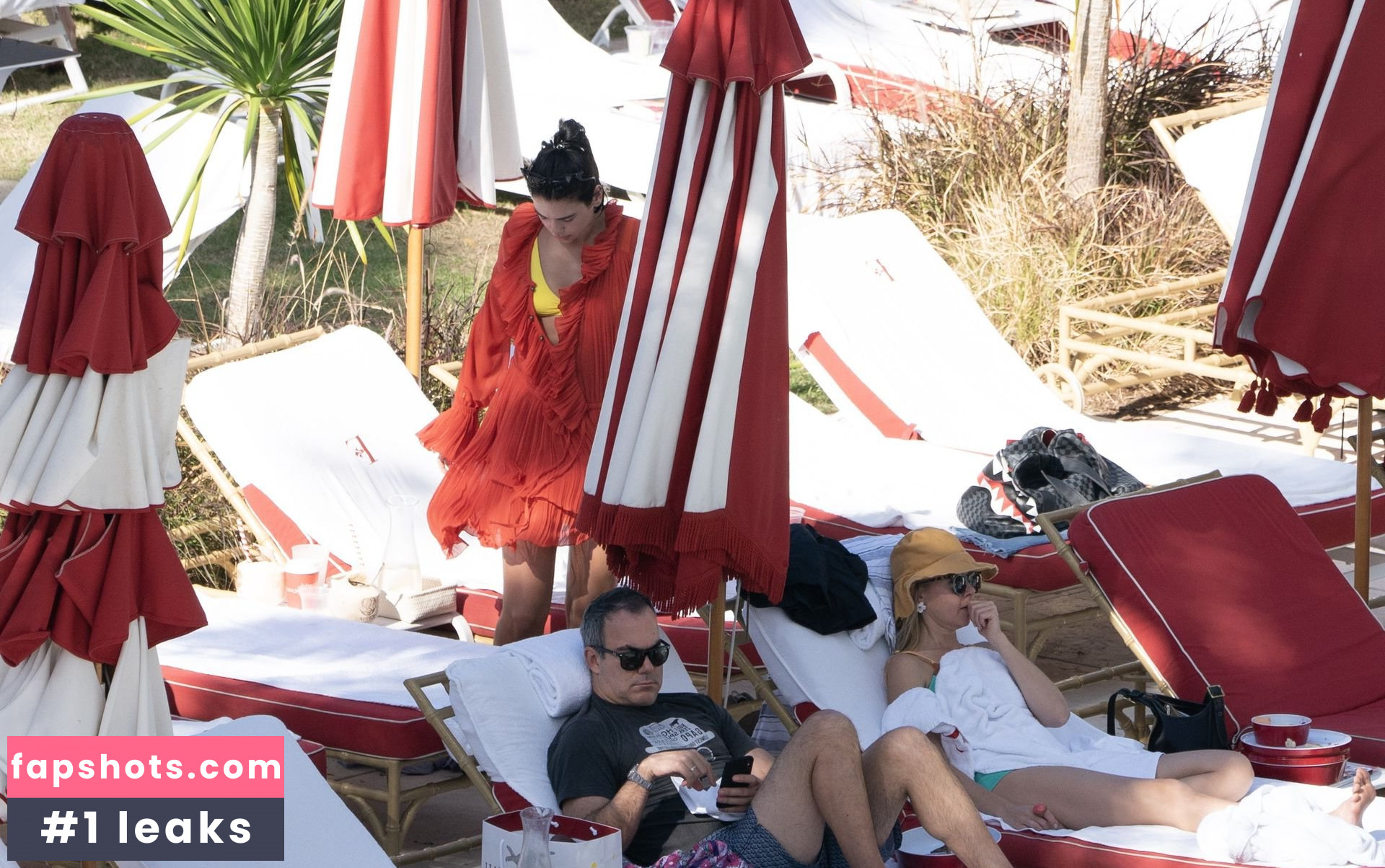 Dua Lipa gallery photo #9488