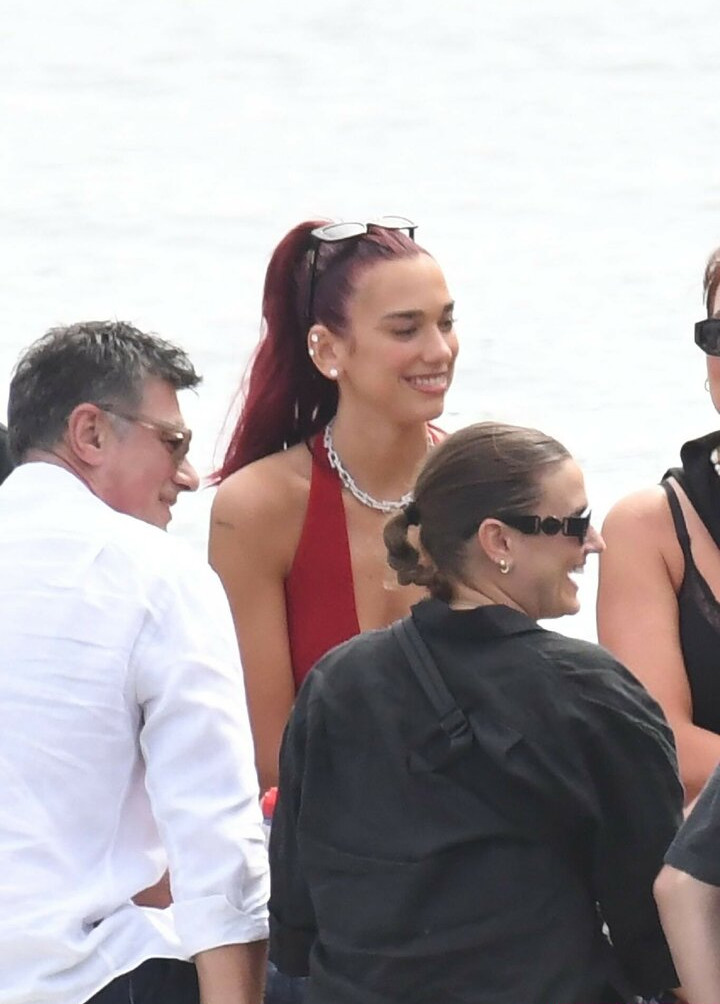 dua-lipa gallery photo #1224