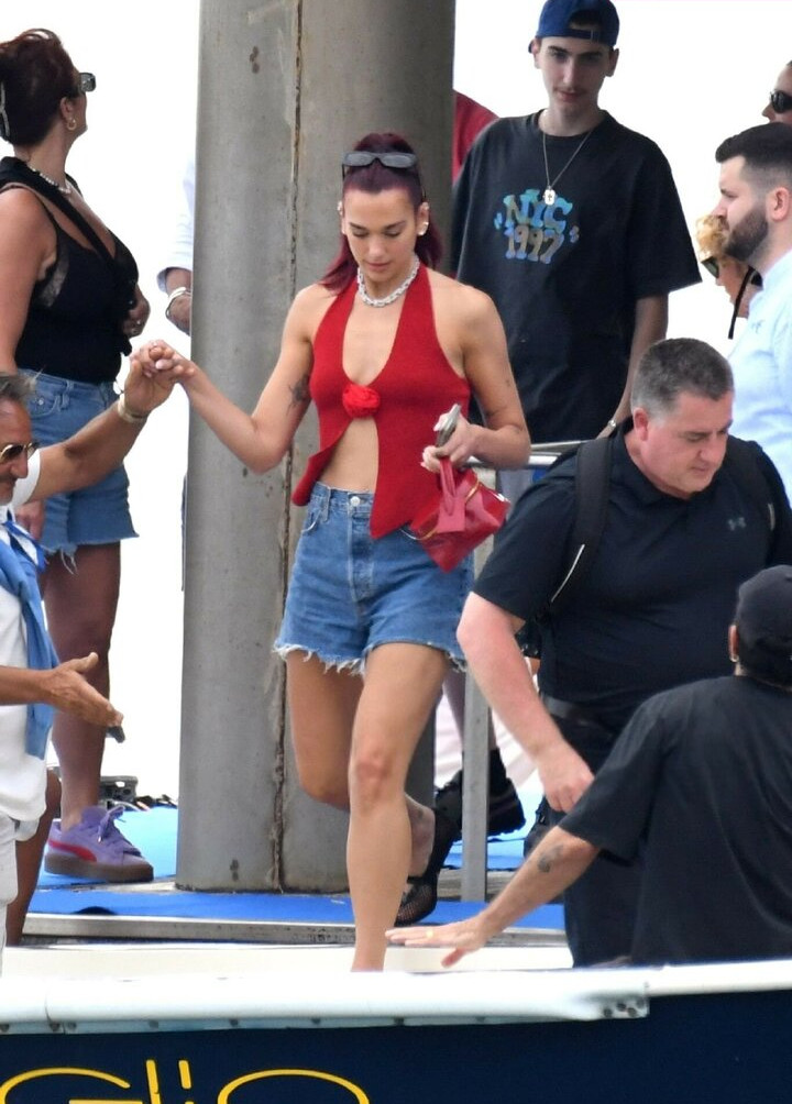 dua-lipa gallery photo #1231