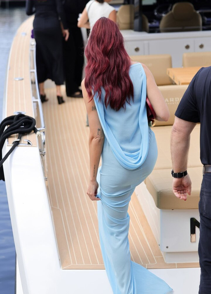 dua-lipa gallery photo #1310