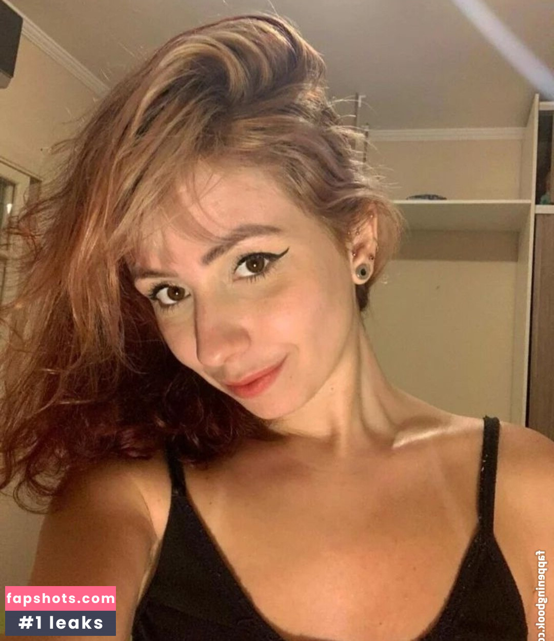 Duda Chaveirinho nude babe gallery