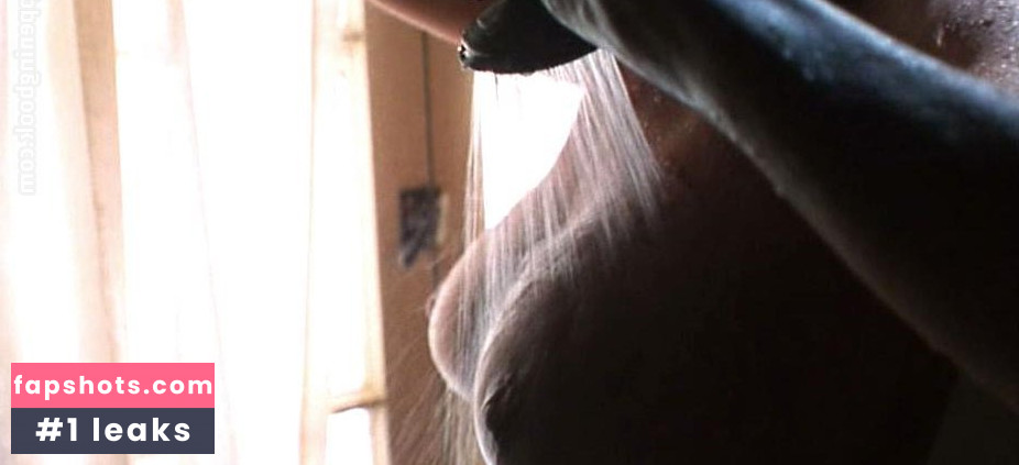 Dyanne Thorne gallery photo #45