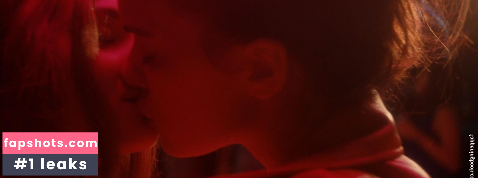 Dylan Gelula gallery photo #5