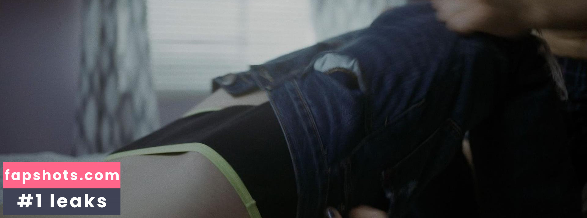 Dylan Gelula gallery photo #6