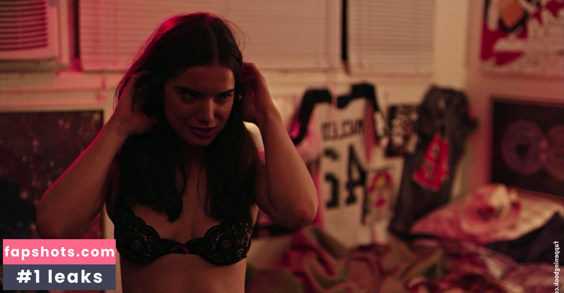 Dylan Gelula gallery photo #9