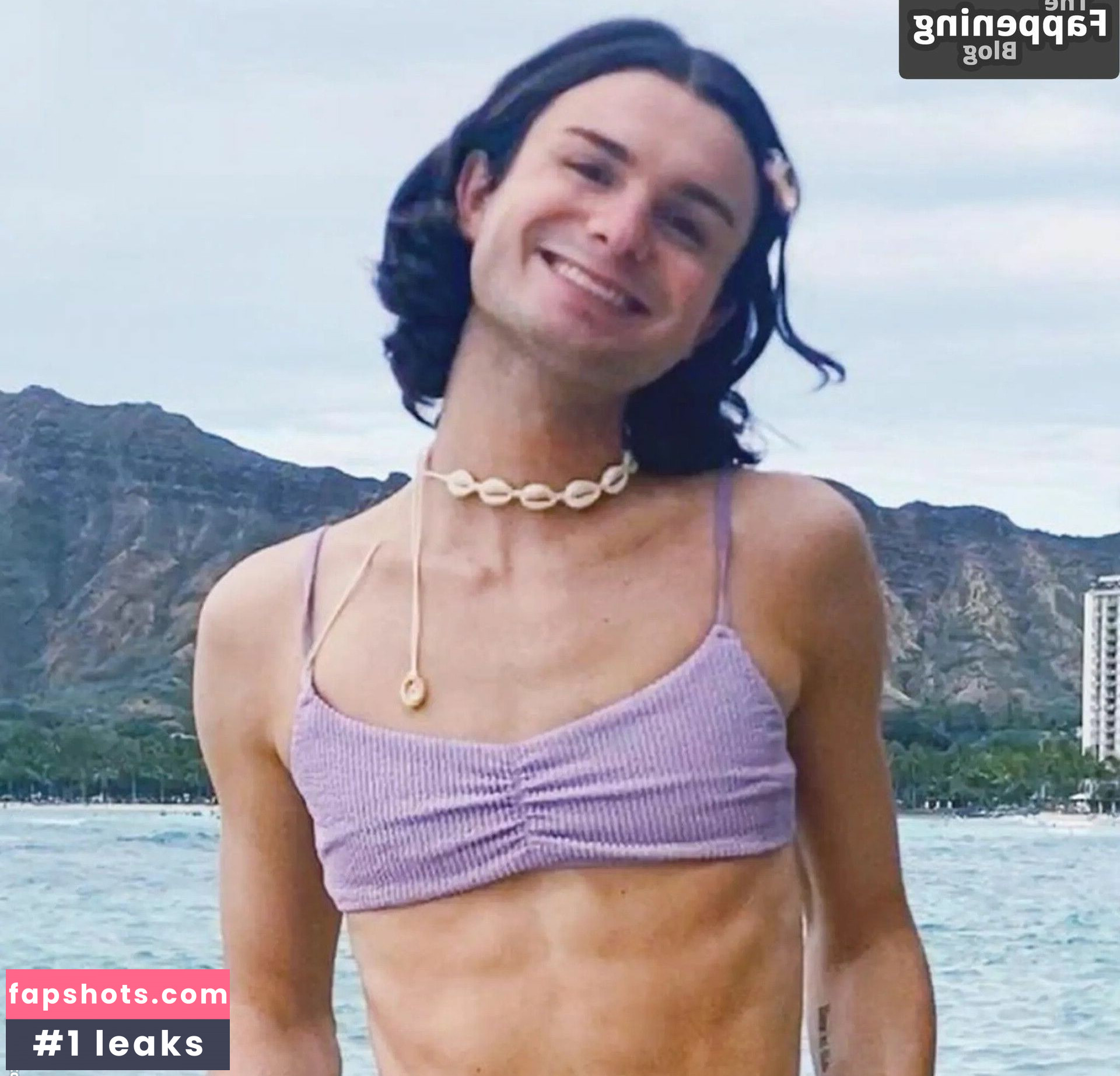 Dylan Mulvaney gallery photo #4