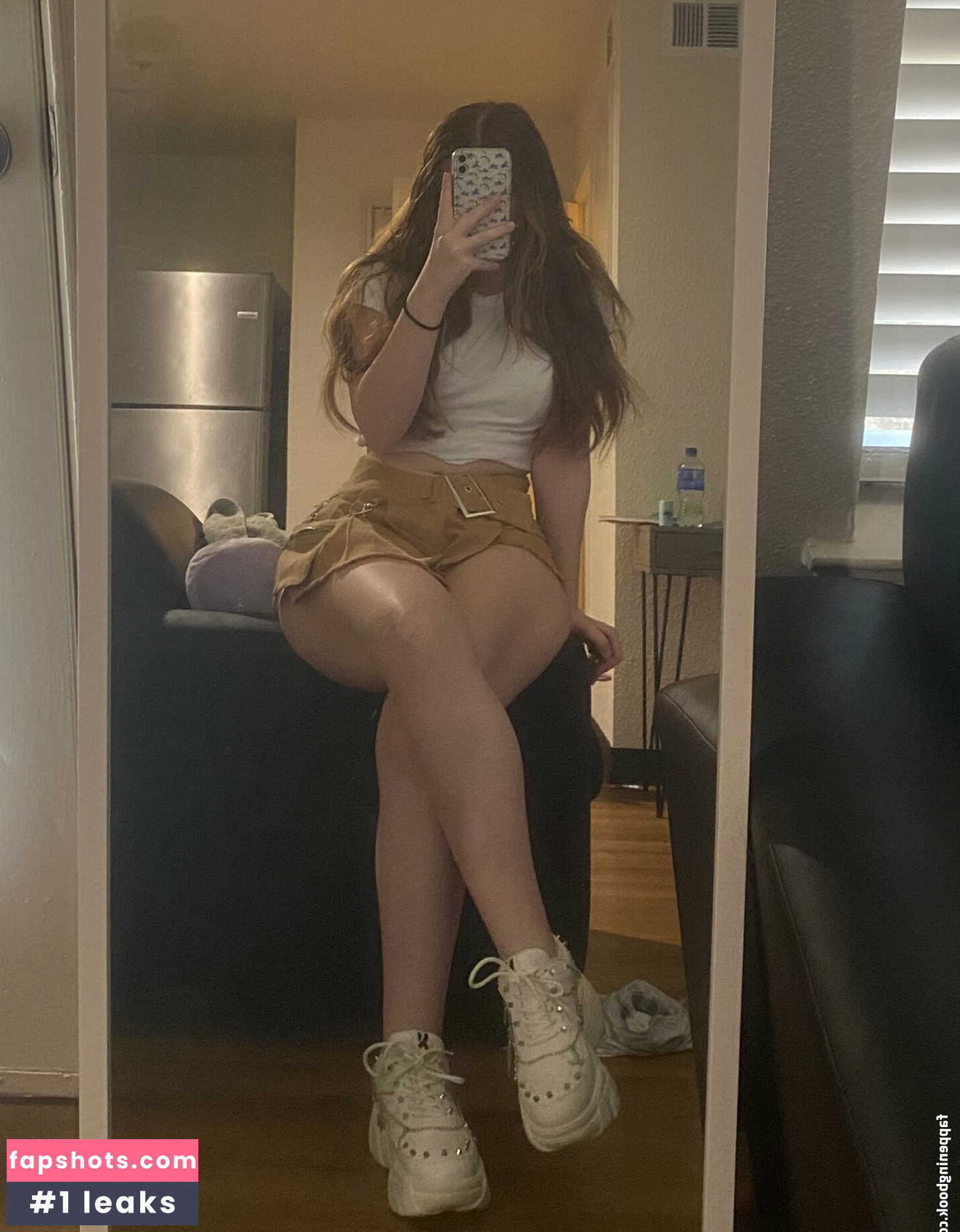 e_sleepygf gallery photo #21