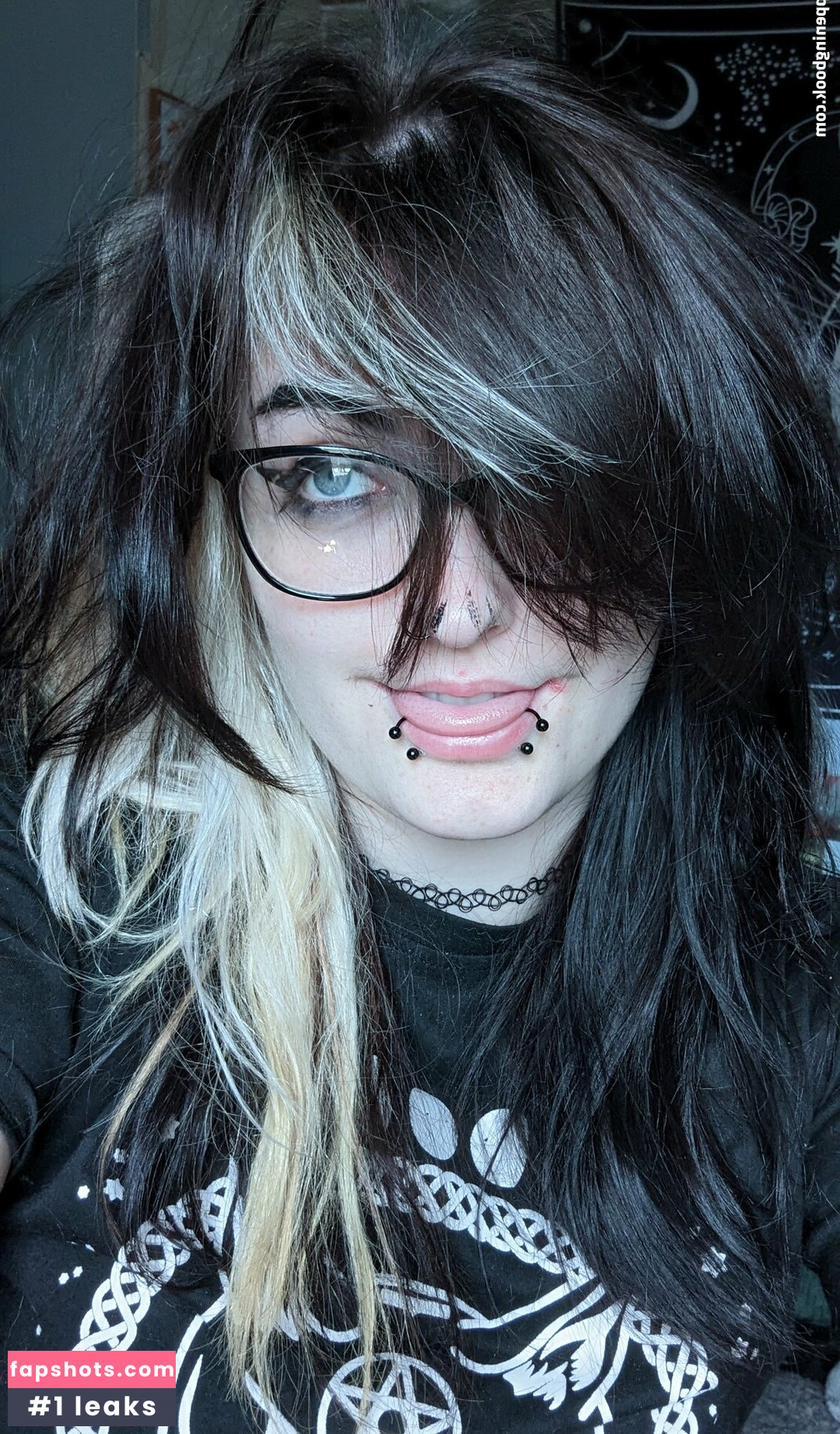 Easygoinggoth nude babe gallery