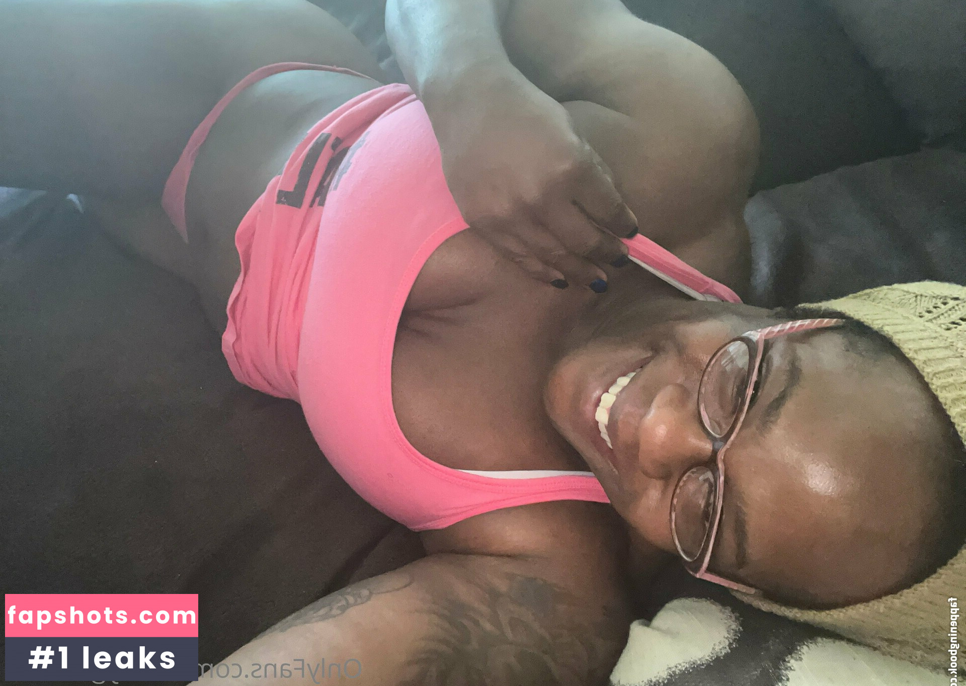 ebonyglutes01 gallery photo #14