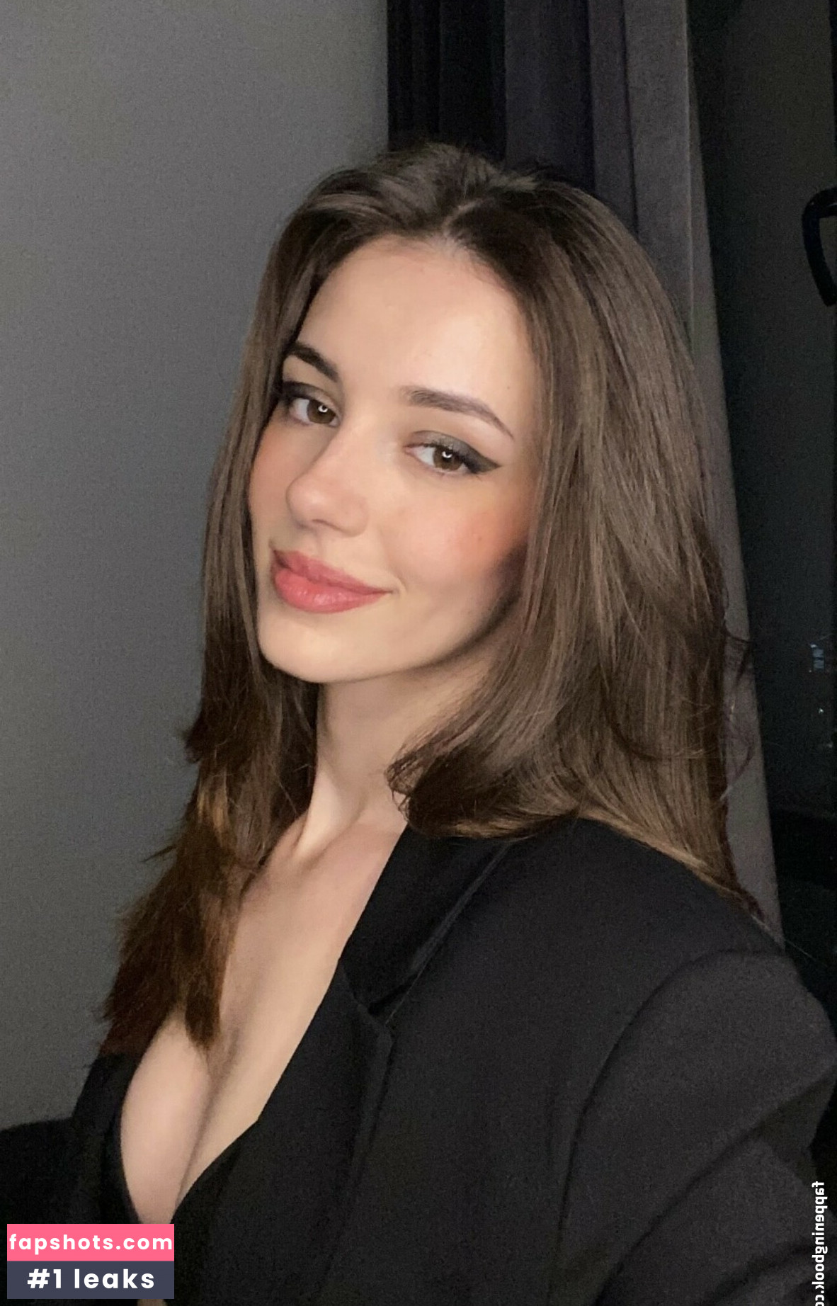 ebrarkrbkn nude babe gallery