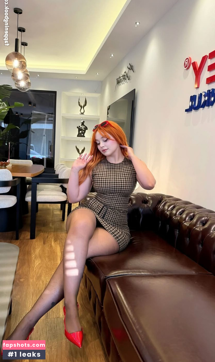 Ecbsnn Ece Başaran gallery photo #9