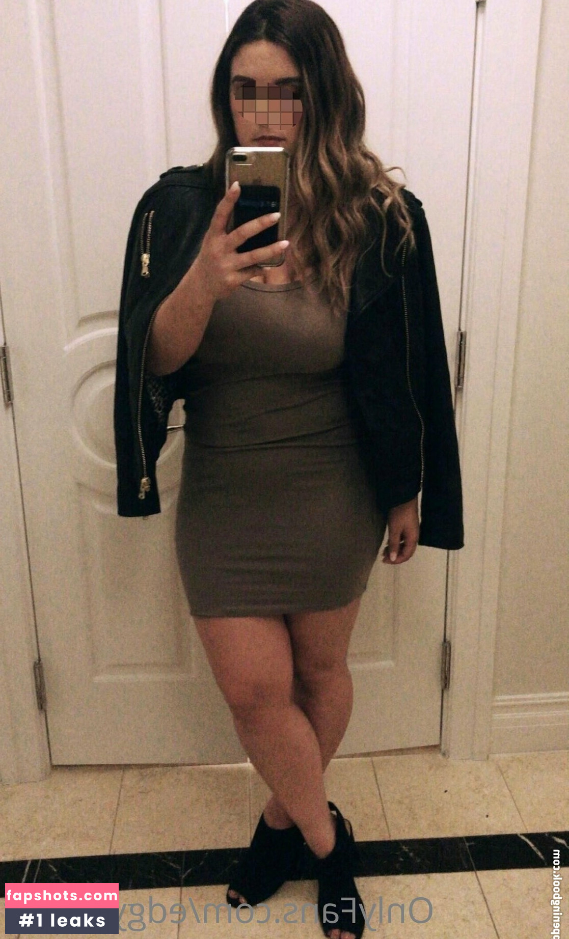 EdgyEsther gallery photo #5