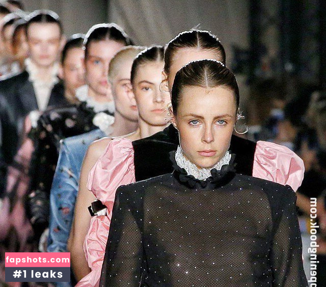 Edie Campbell gallery photo #14