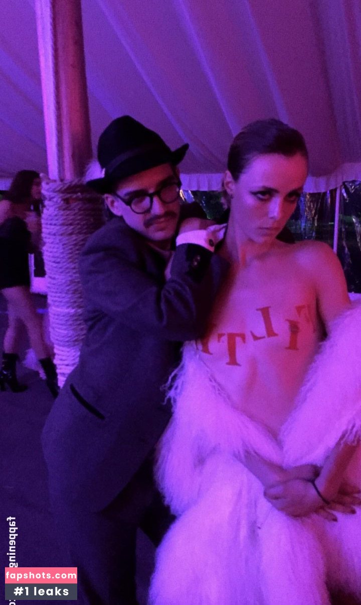 Edie Campbell gallery photo #25