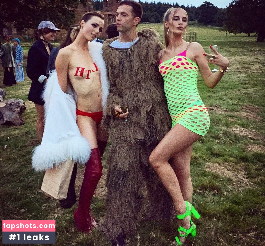 Edie Campbell gallery photo #38