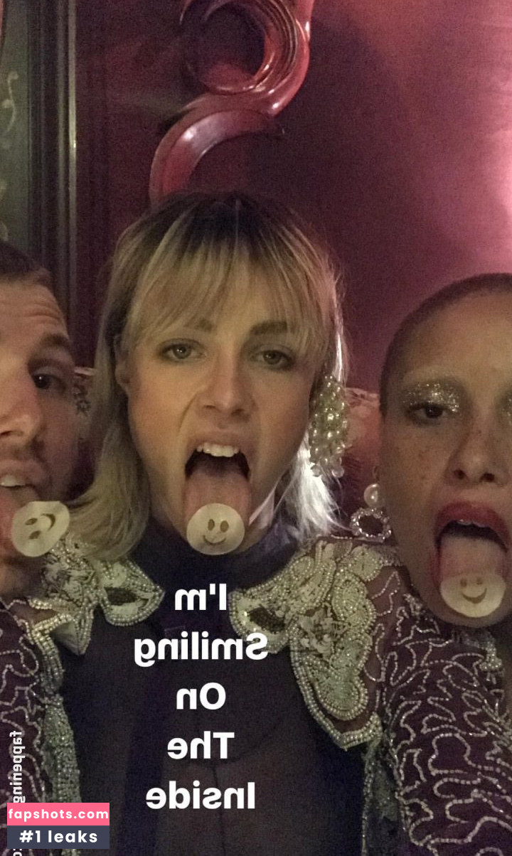 Edie Campbell gallery photo #51