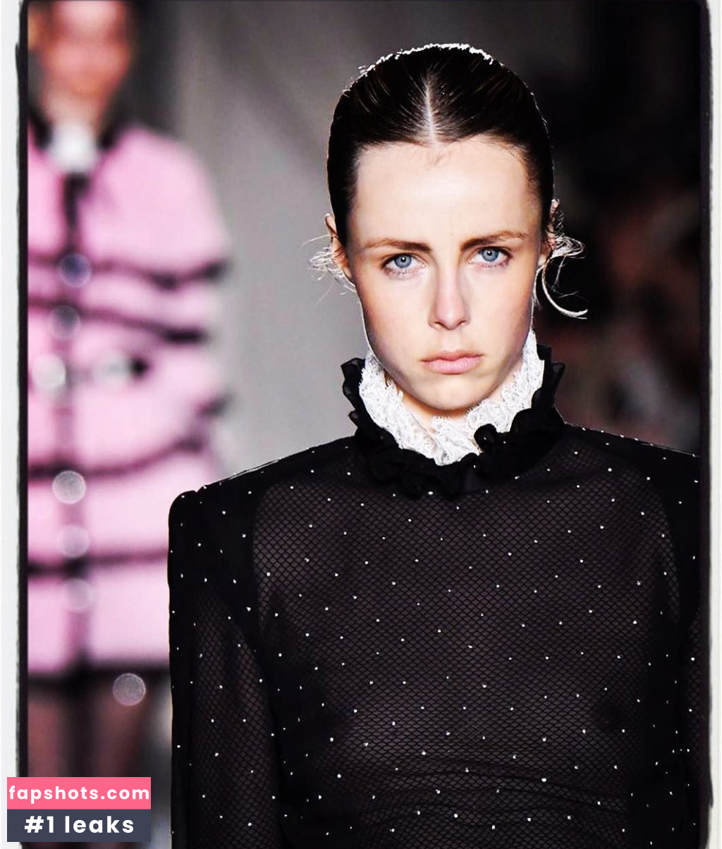 Edie Campbell gallery photo #66