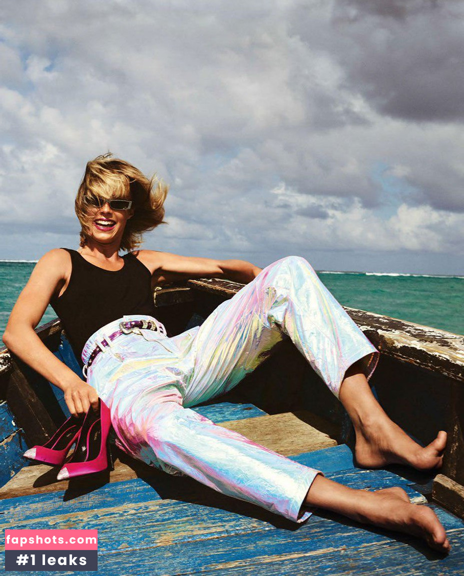 Edie Campbell gallery photo #72