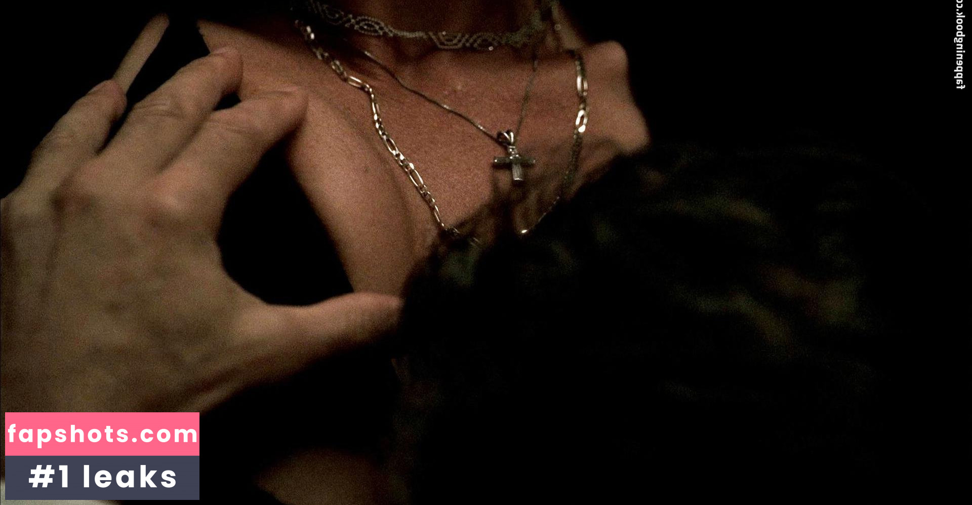 Edie Falco nude babe gallery