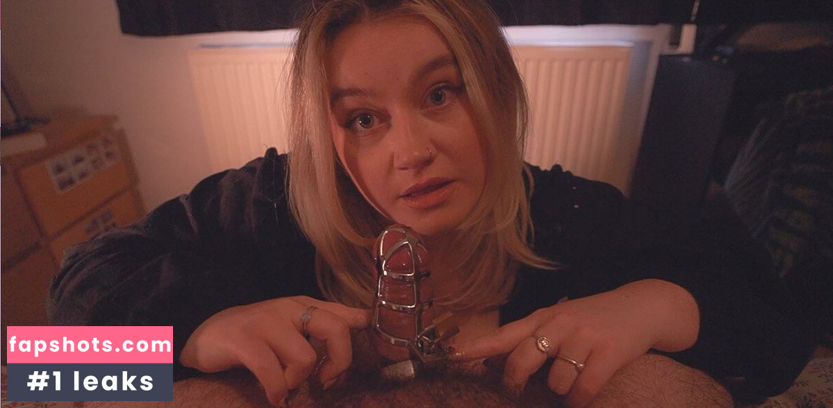 Edie James nude babe gallery