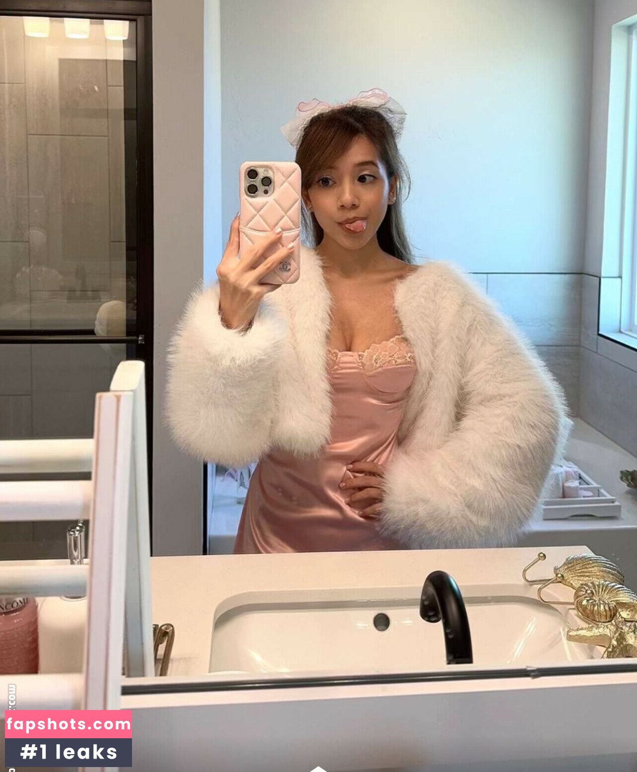 Eeeveenara gallery photo #24