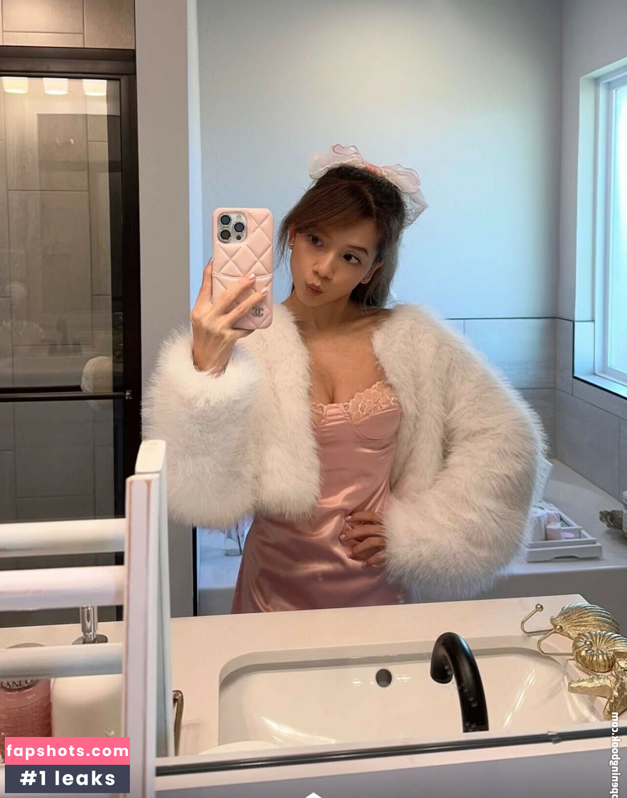 Eeeveenara gallery photo #26