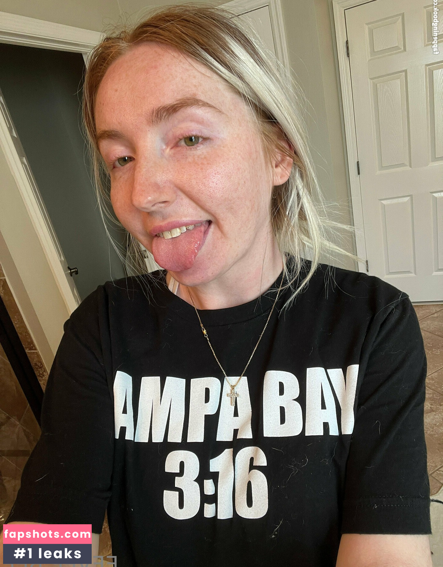 Eevee Bee gallery photo #77