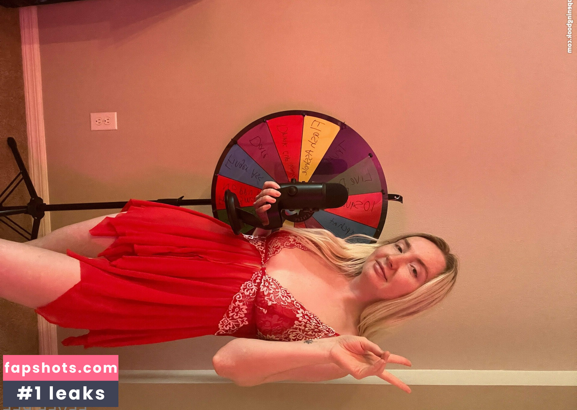 Eevee Bee gallery photo #99