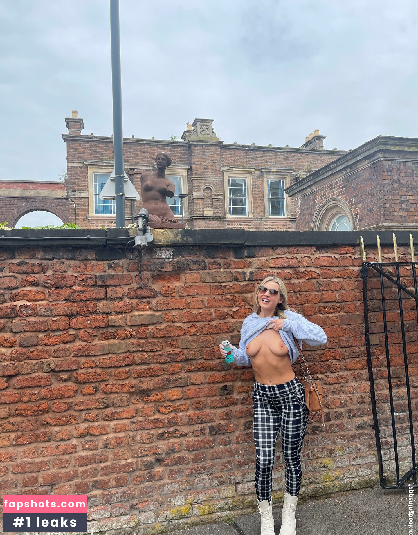 Eila Adams gallery photo #189