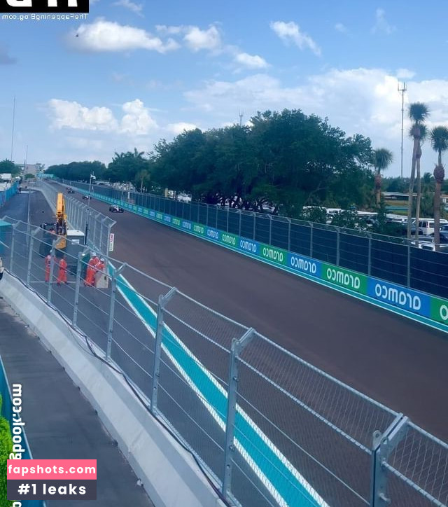 Eileen Gu gallery photo #20