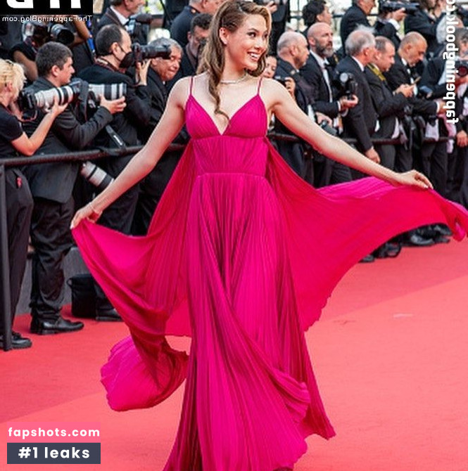 Eileen Gu gallery photo #8