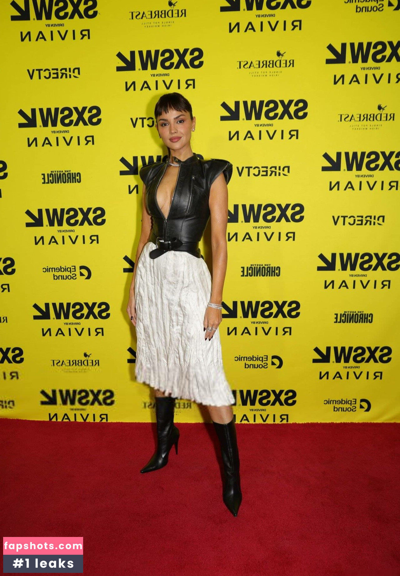 Eiza González gallery photo #107