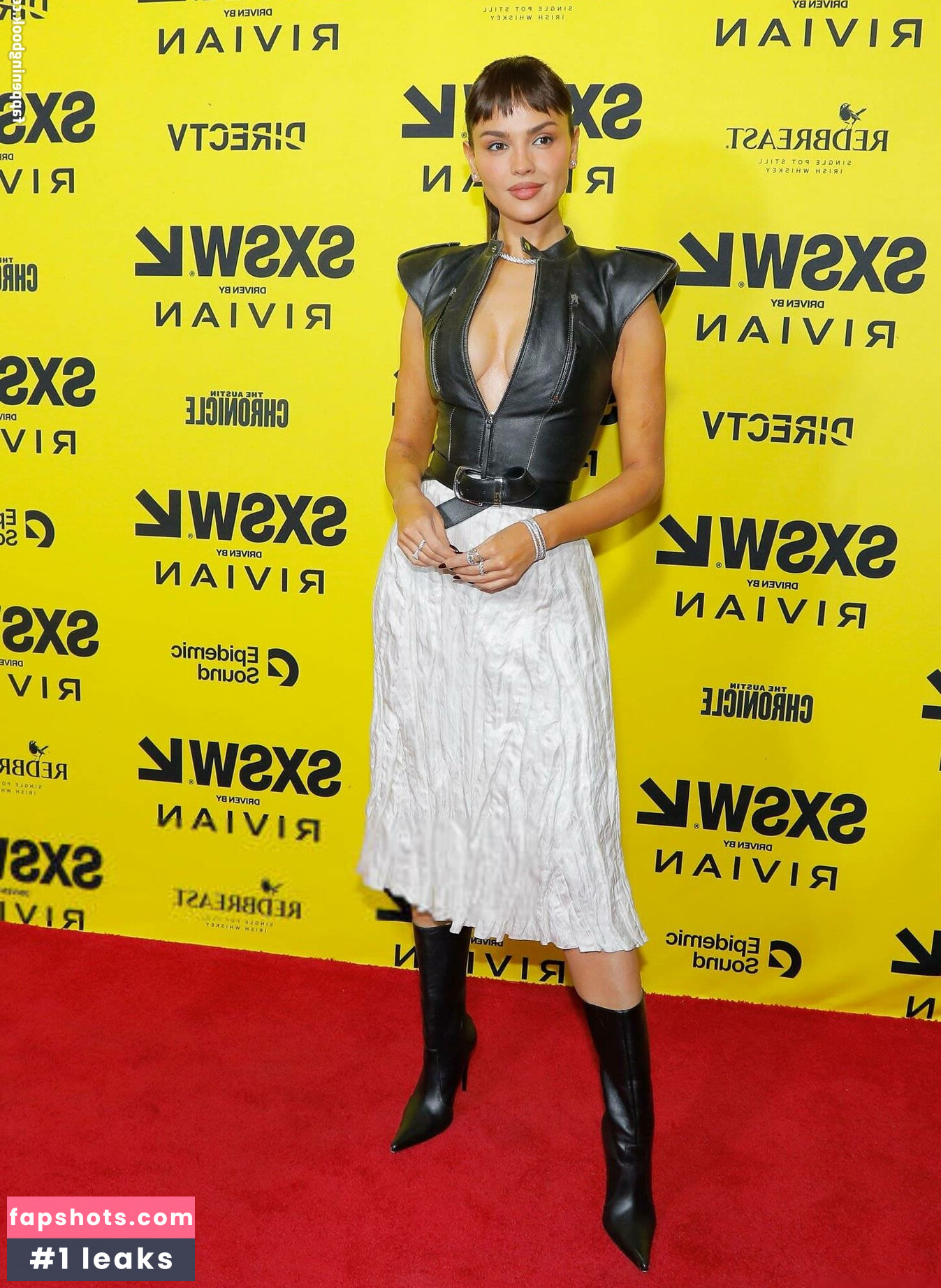 Eiza González gallery photo #110