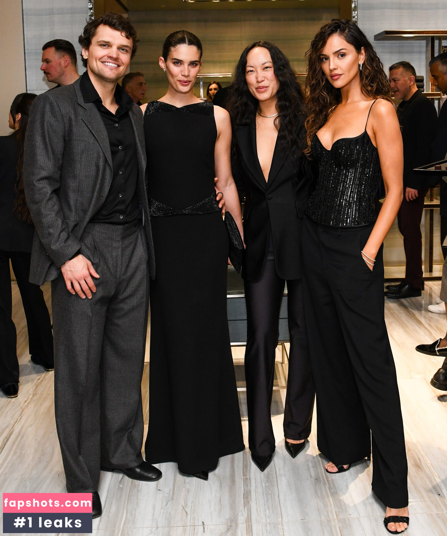 Eiza González gallery photo #118