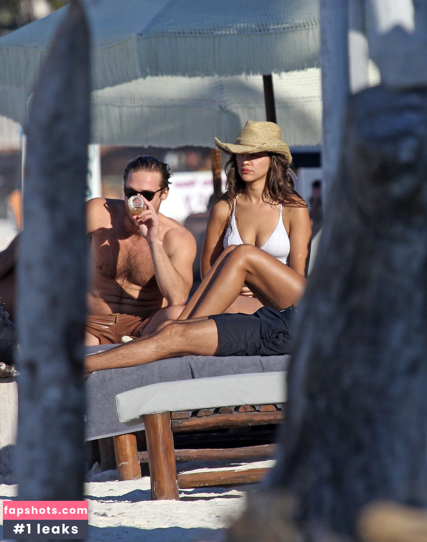 Eiza González gallery photo #1361