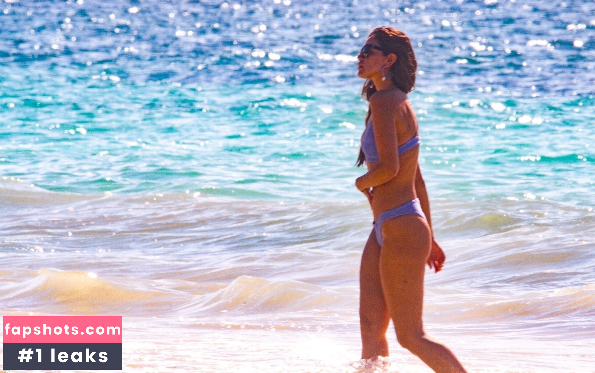 Eiza González gallery photo #1375