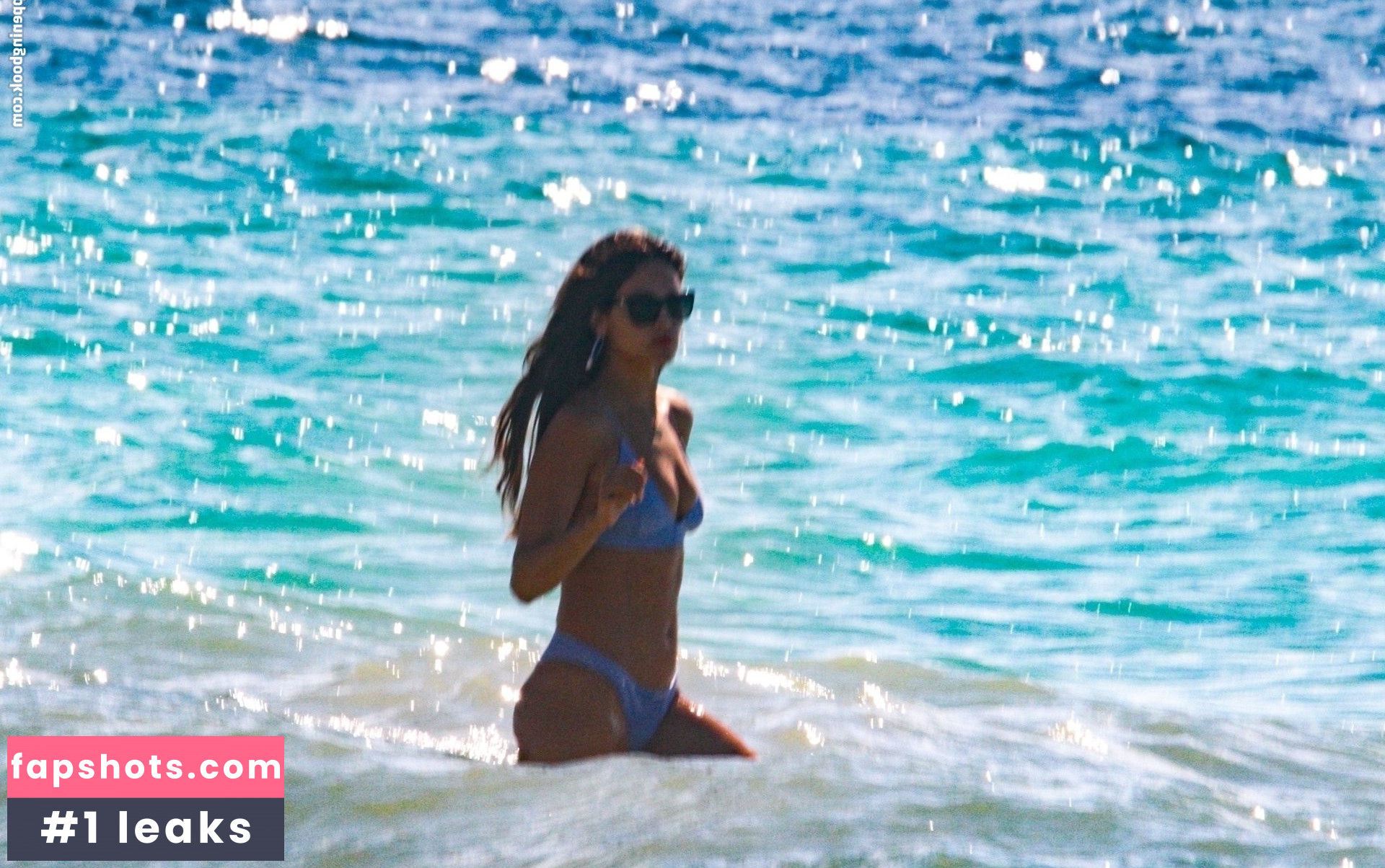 Eiza González gallery photo #1377