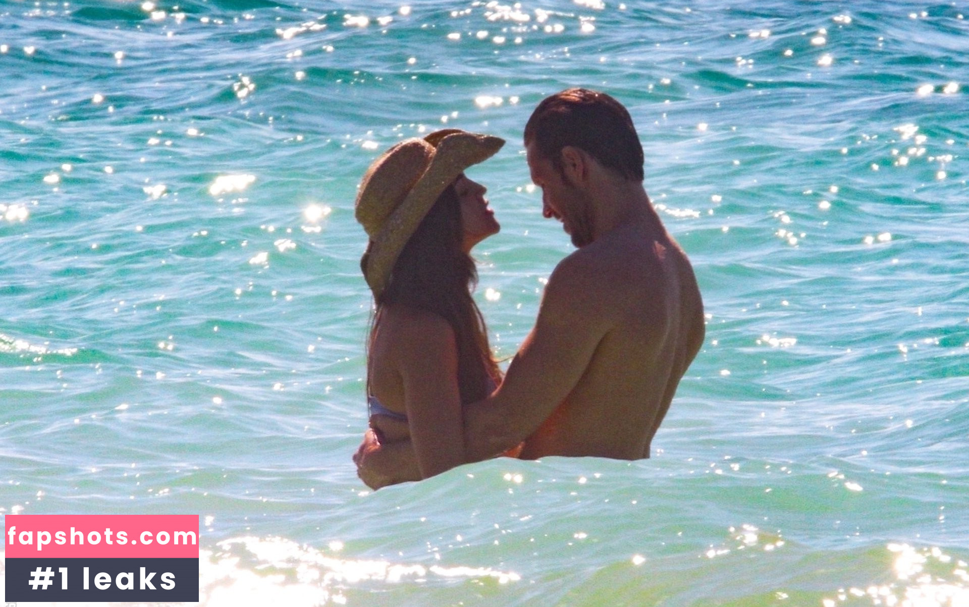 Eiza González gallery photo #1379