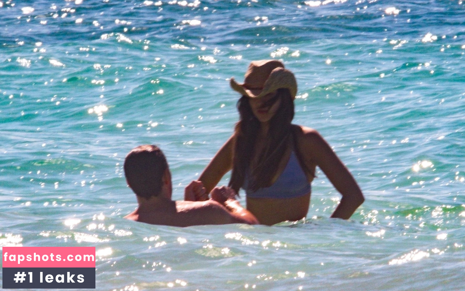 Eiza González gallery photo #1380