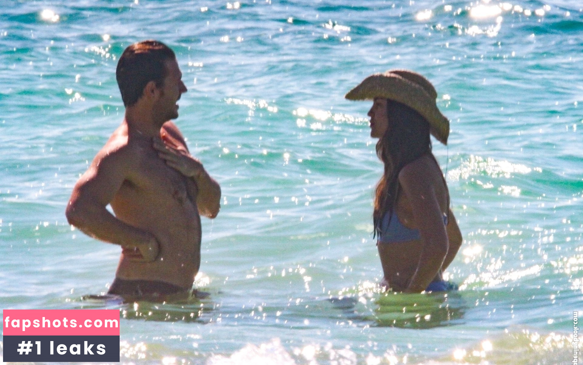 Eiza González gallery photo #1383