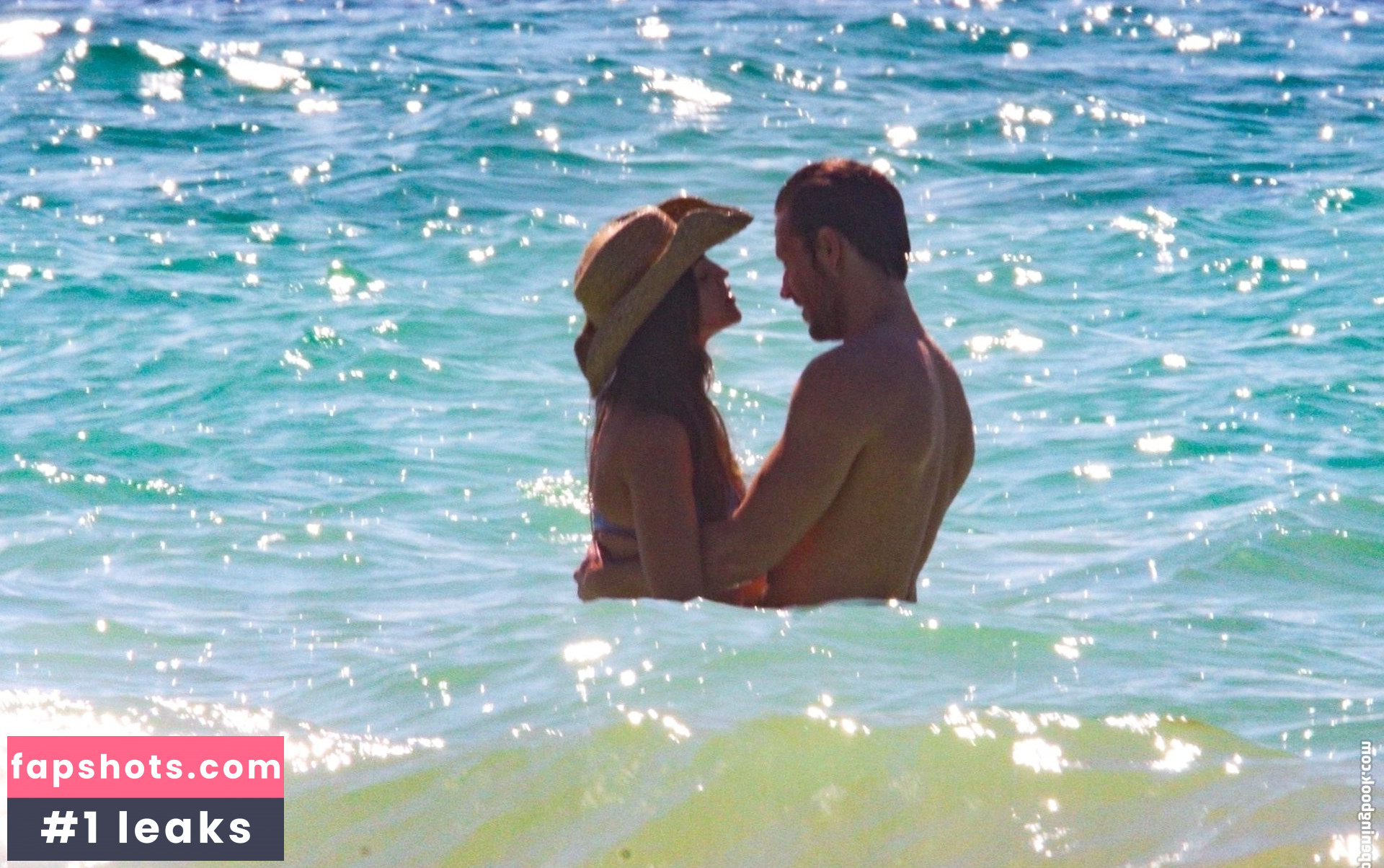 Eiza González gallery photo #1385