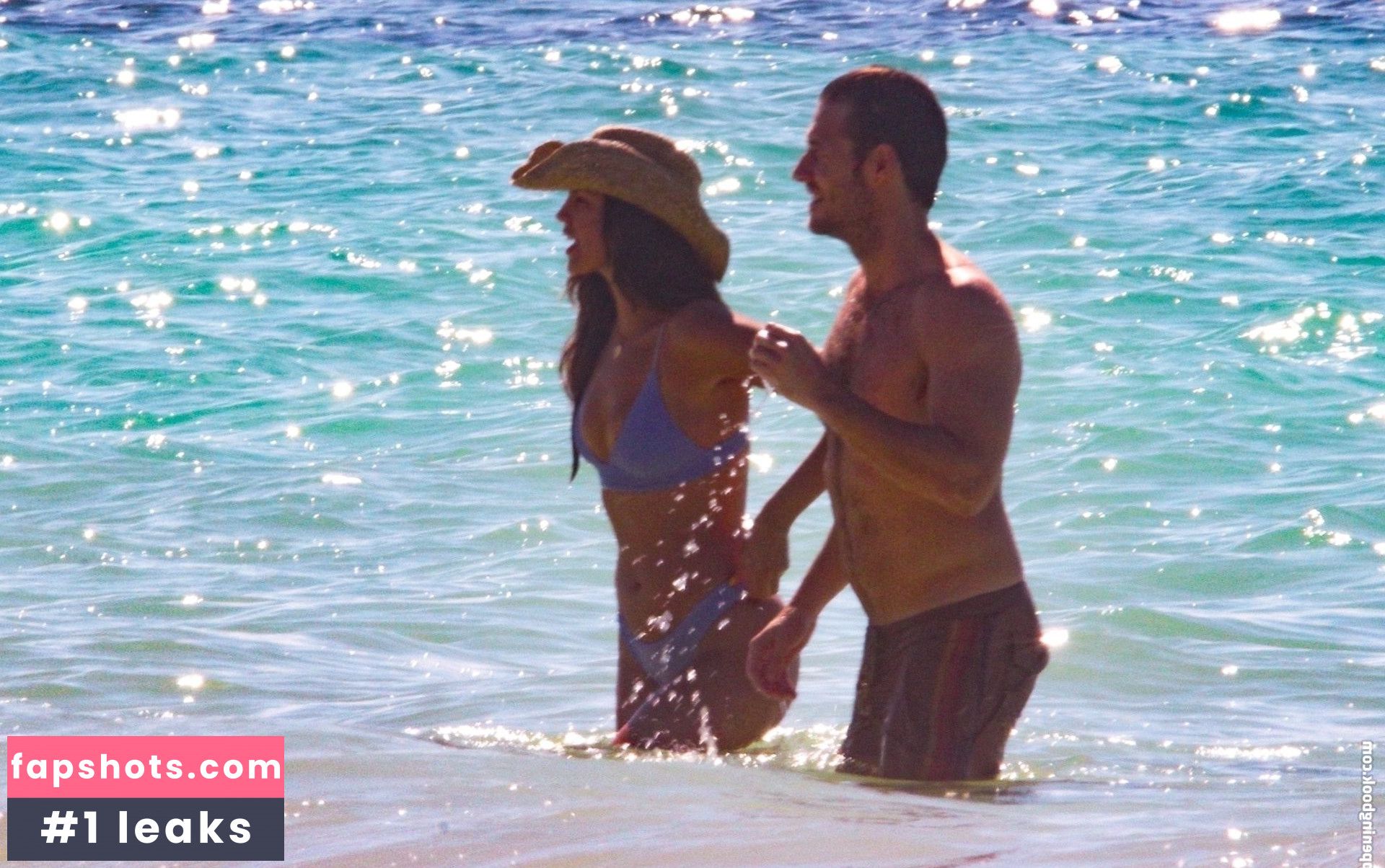 Eiza González gallery photo #1386