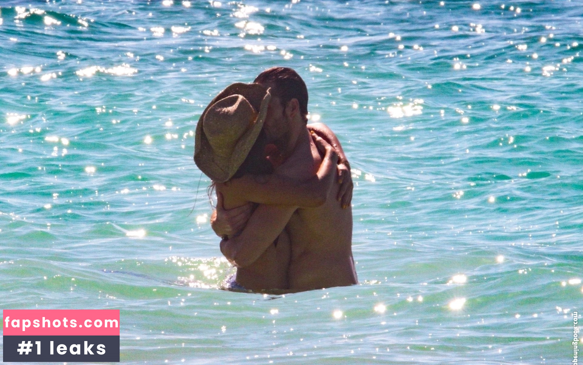 Eiza González gallery photo #1389